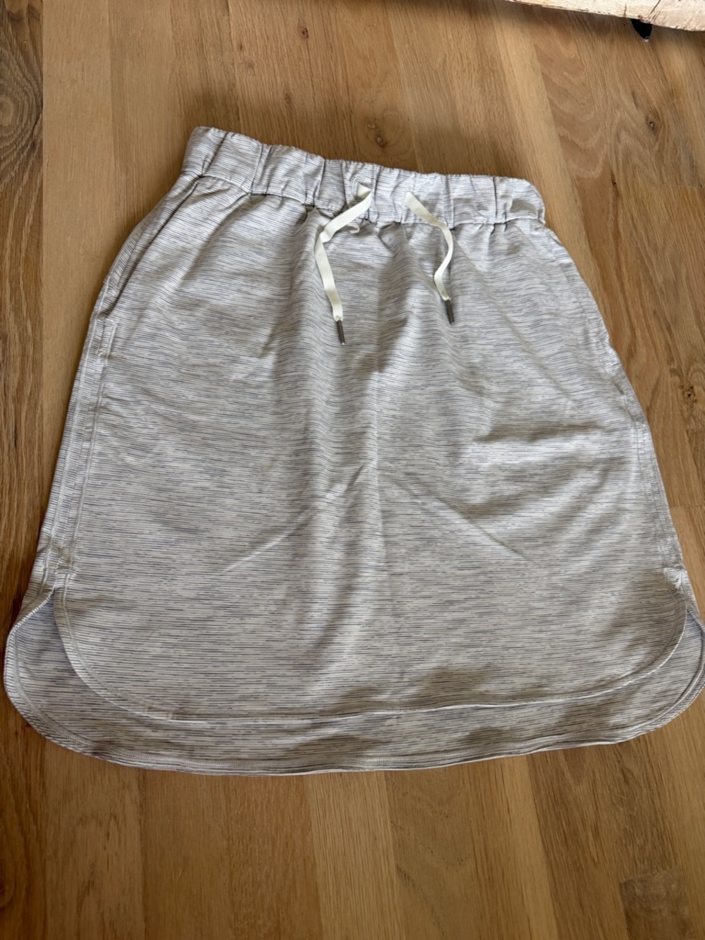 lululemon athletica Heathered Light Gray Drawstring Skirt